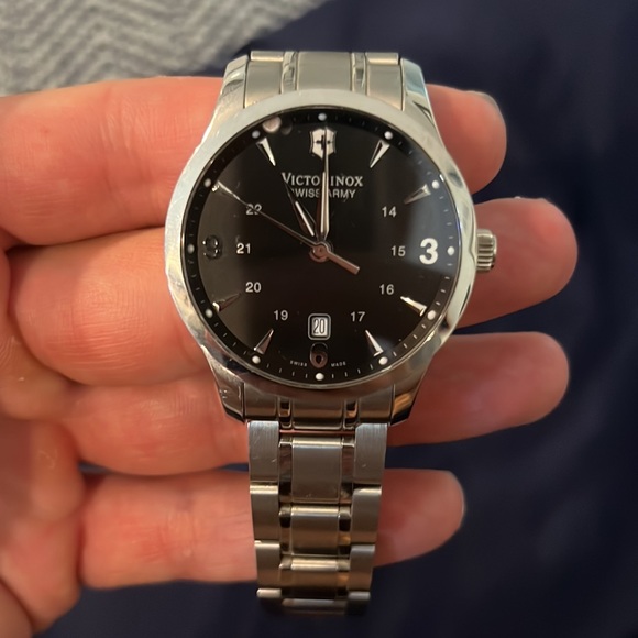 Victorinox Swiss Army Watch - Picture 1 of 5